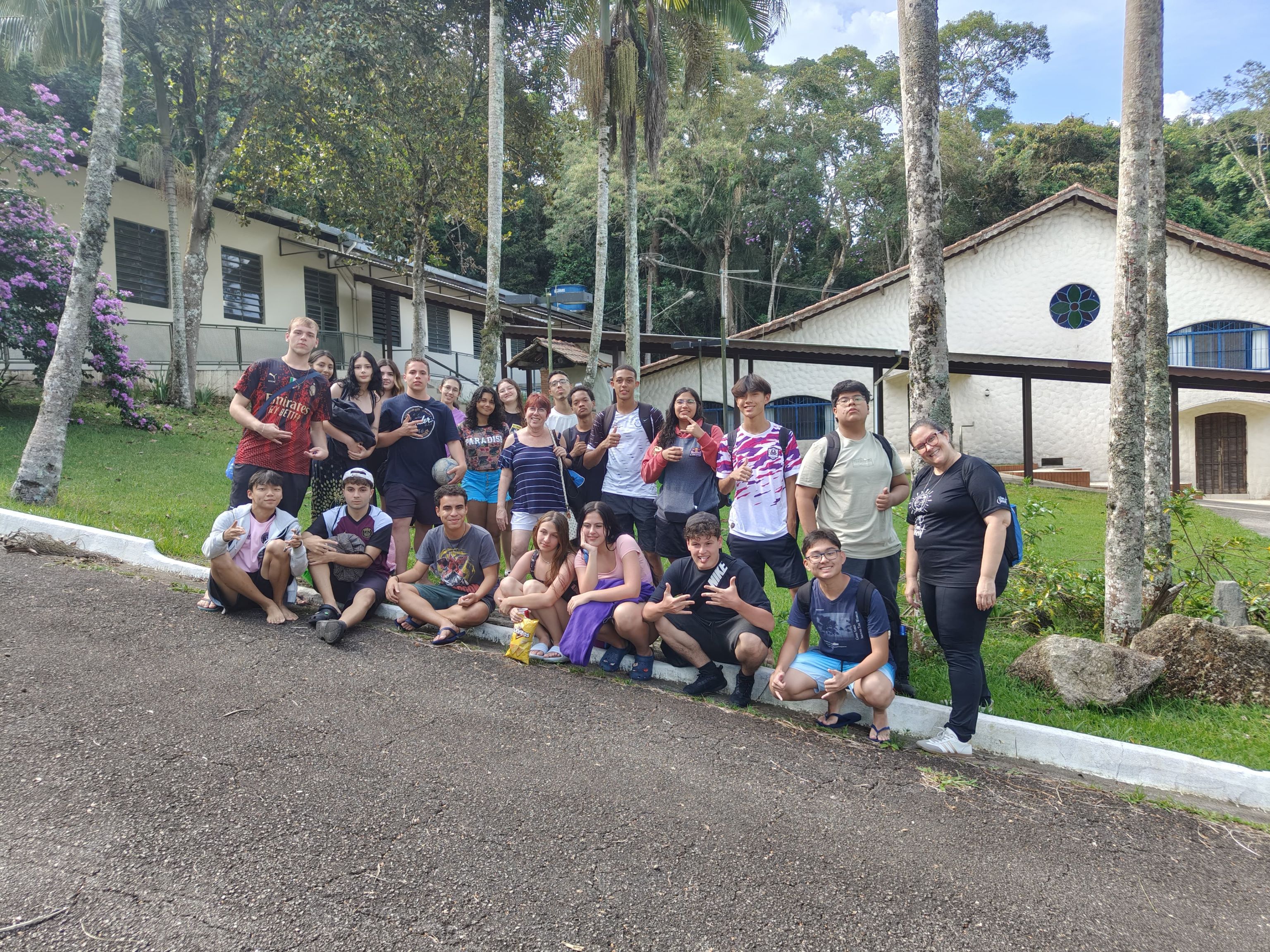 Jovens da 2ª Série do Ensino Médio participam de Day Camp no Sítio Santa Terezinha